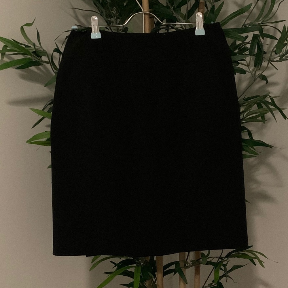 Focus 2000 Petite Black Skirt